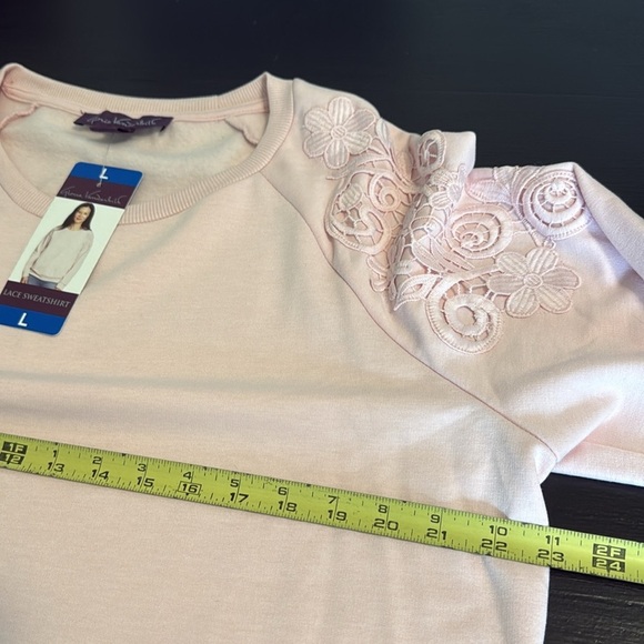 Gloria Vanderbilt Pink lace accented Sweatshirt NWT - Picture 4 of 4